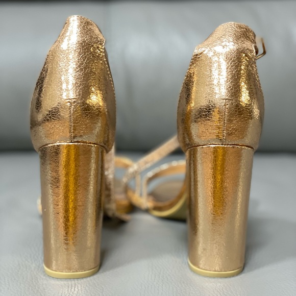 Beautiful Rose gold chunky heeled sandals by Pretty Little Thing - Picture 6 of 7